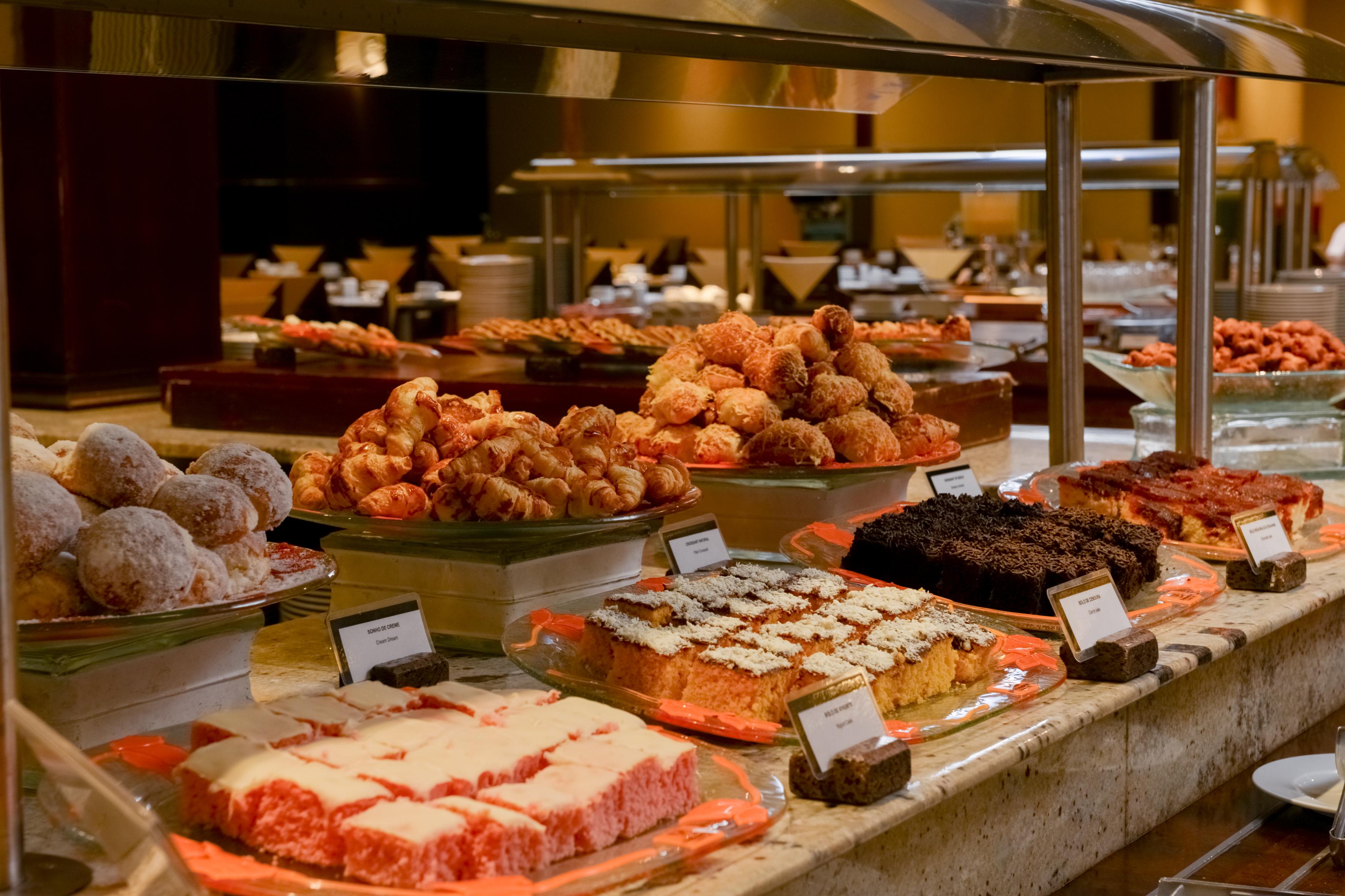 גראמדו Wish Serrano Resort מראה חיצוני תמונה A dessert buffet