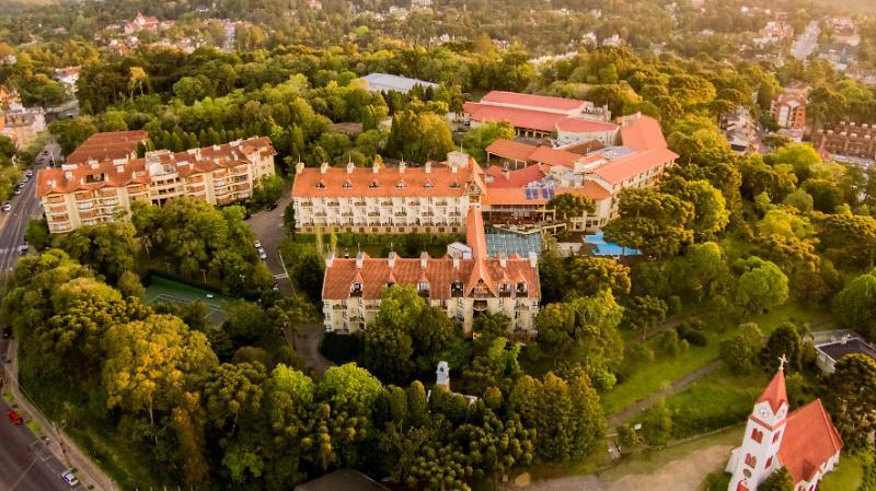 גראמדו Wish Serrano Resort מראה חיצוני תמונה Aerial view of the hotel